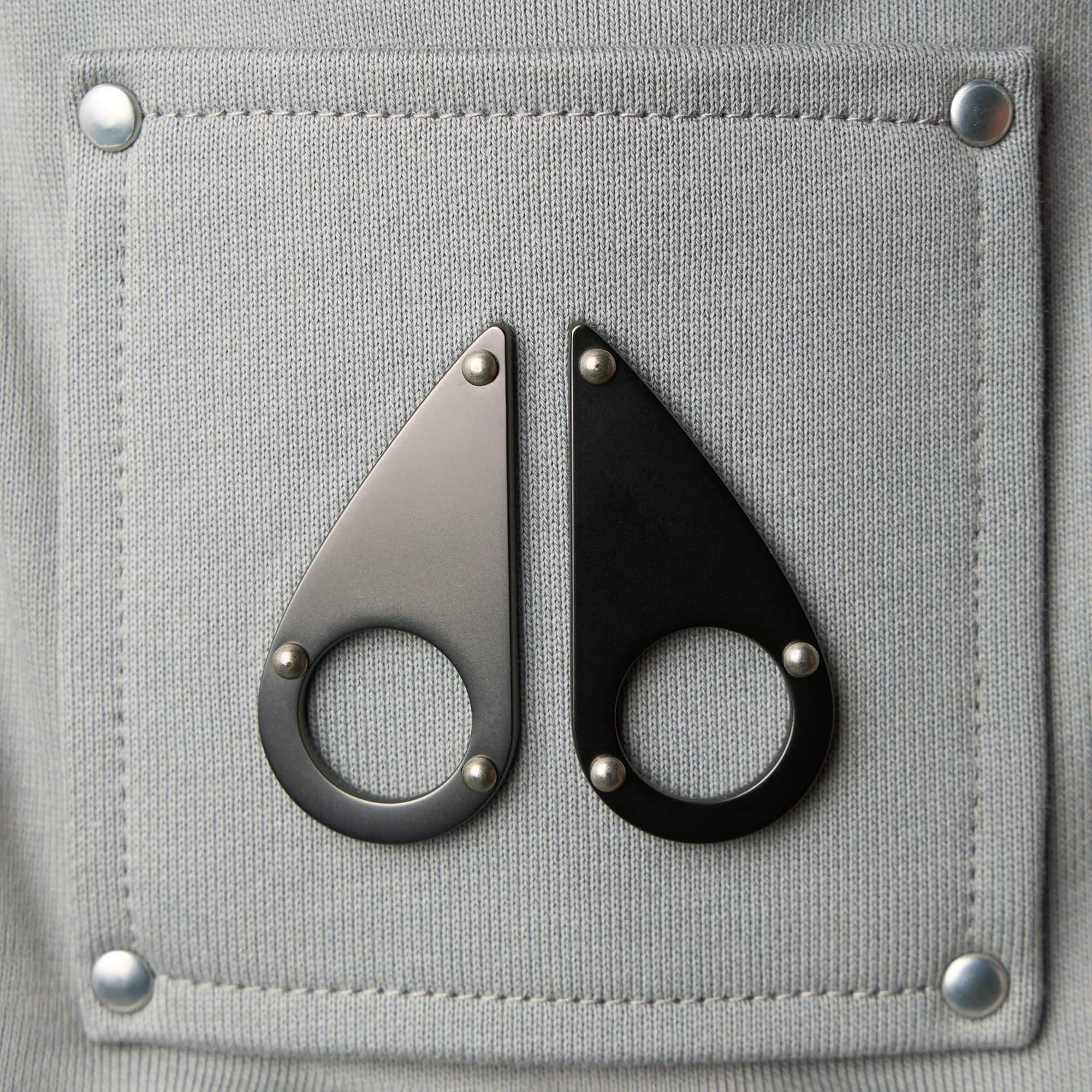 MOOSE KNUCKLES HARTSFIELD CARGO SHORTS - Image 3